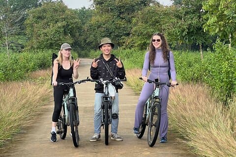 Hoteller i nærheden af Cat Tien National Park Adventure Bike Hiking Nature Day Tour