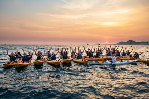 Dubrovnik: Tour in kayak al tramonto e snorkeling con vino e acqua