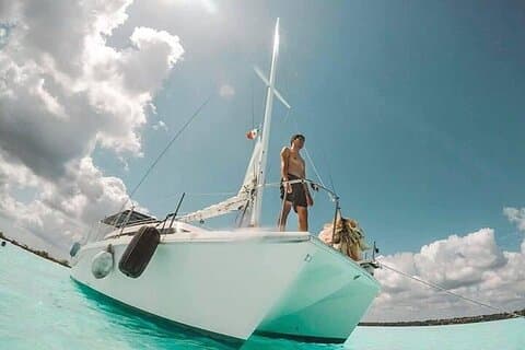 Catamarã Isla Mujeres Bebidas e Almoço Festa