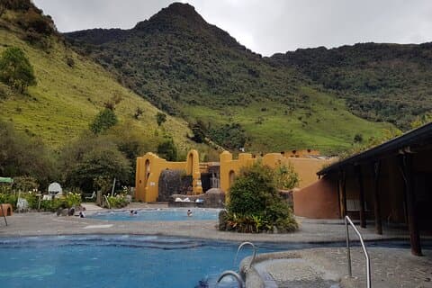Aventura no Teleférico de Quito e Termas de Papallacta no Equador