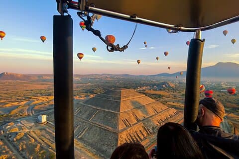 Ballonvaart over de piramides van Teotihuacán vanuit Mexico-Stad