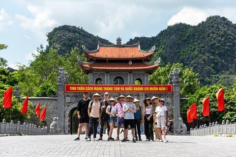 Flerdagstur i Ninh Binh och Halong från Hanoi