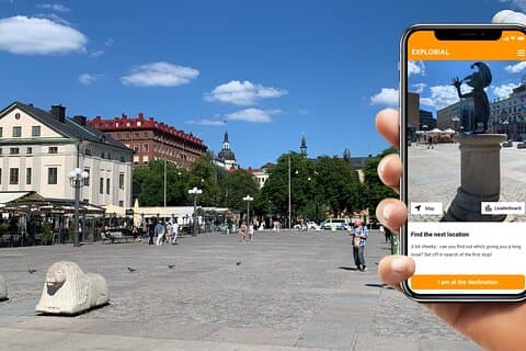 Búsqueda del tesoro y recorrido turístico autoguiado por Estocolmo