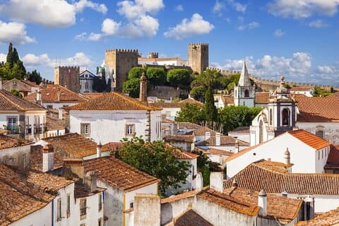 Faith,Waves & Legends:A Private tour thru Fátima, Nazaré & Óbidos