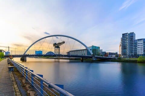 Utforska Glasgow på 60 minuter med en lokal - privat rundtur