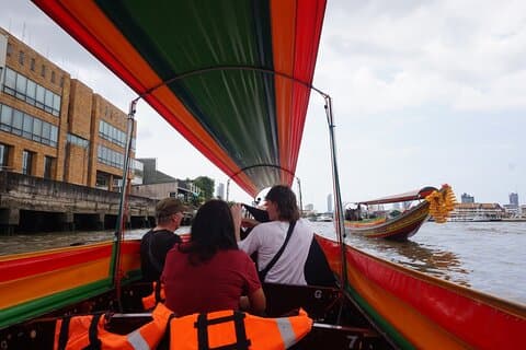 Bangkok Yai lokal kanaltur med Longtail-båt