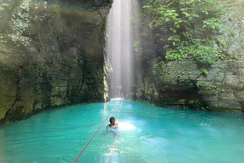 La Leona Waterfall Guided tour with lunch and transportation