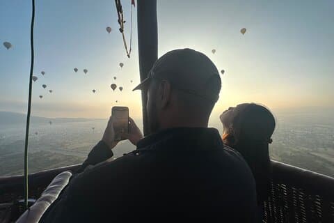 Heißluftballonfahrt über Teotihuacan + Frühstück in „LA GRUTA“