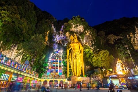 Visite nocturne privée des grottes de Batu et dîner indien du sud