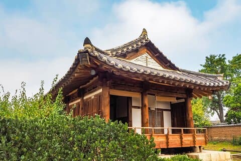 Från Busan till Andong: En kulturell privat tur genom tiden