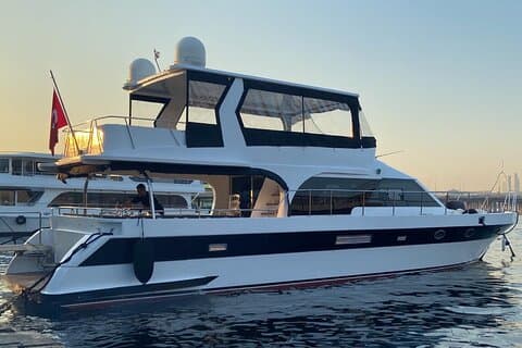 Istanbul Private Bosporus Luxusyacht 20m 65ft – 20 Gäste