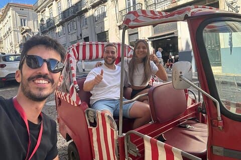 2h eller 4h Lissabon privat historisk tur med Tuk Tuk
