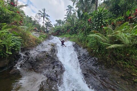 Lemukih Hidden Trekking Waterslide Sekumpul et la cascade des Fidji