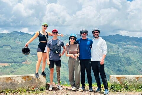 Strawberry HaGiangLoop 4D3N, petit groupe, guide touristique anglais