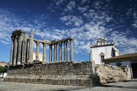 Évora y Monsaraz: patrimonio de la UNESCO, vino y encanto medieval