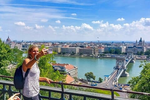 Tour privado a pie de 3 horas por Budapest con degustación de comida