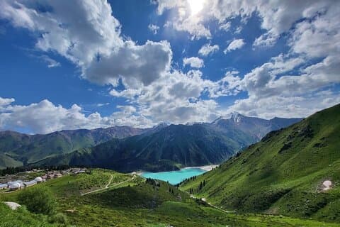Visite du lac Big Almaty en voiture jusqu'au lac ou en randonnée
