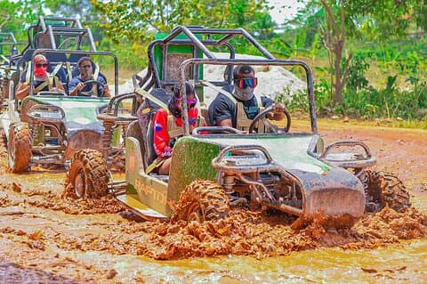 Giro estremo in buggy nella giungla con degustazione di caffè e cioccolato