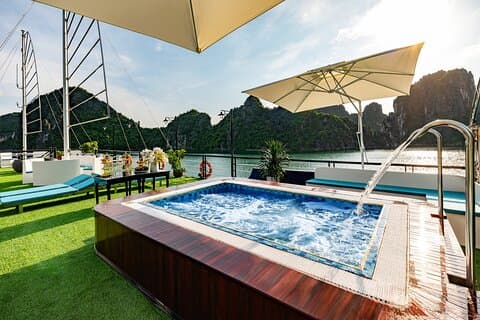MEILLEURES VENTES - Excursion d'une journée de luxe à Halong : Croisière, buffet et jacuzzi