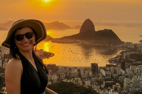 Sunrise tour at Mirante Dona Marta with photos