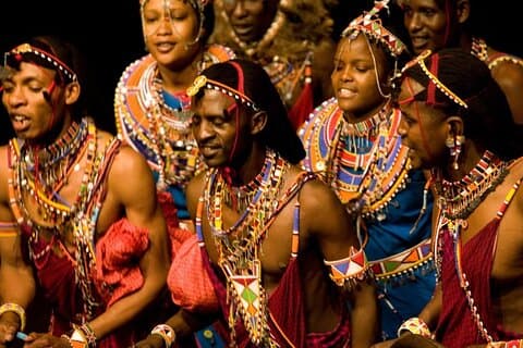 Nairobi Tour Bomas espectáculo de danza cultural y cena en Carnívoro