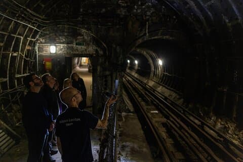 Tour a pie en metro oculto - Holborn: Las plataformas secretas