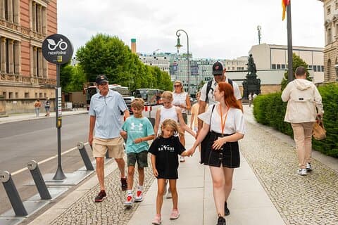Treasure hunt tour of Berlin - Private tour for Families