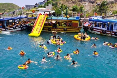Erleben Sie eine Inselhopping-Tour, Schnorcheln und eine schwimmende Party