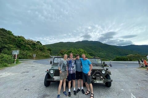 Aventure en Jeep de Hue à Hoi An avec le col de Hai Van et la plage de Lang Co