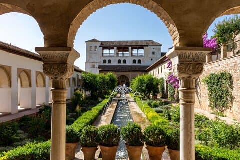 Granada: Führung durch die Alhambra mit Nasridenpalästen