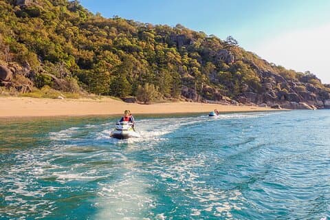 Magnetic Island Jet Ski Experience: Five Beach Bay på 90 minutter
