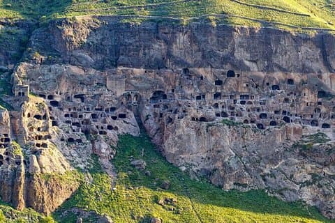 Explore a Geórgia Excursão de dia inteiro em Vardzia, Rabati e Borjomi