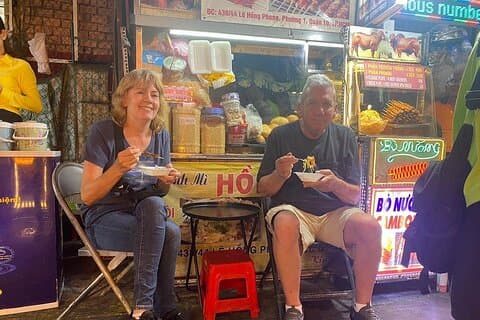 Tour speciale di cibo di strada di Sai Gon in moto di notte