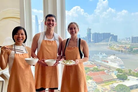 Top-rated Home Cooking Class with a River View AC Kitchen