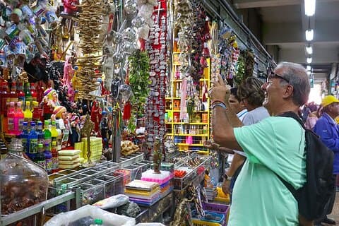 Bizarre Tour in Gamarra & Hexenmarkt