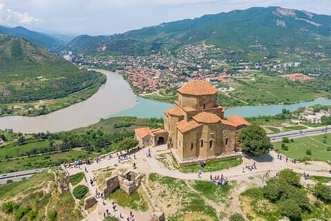 Mtskheta det andre Jerusalem og den gamle hovedstaden i Georgia