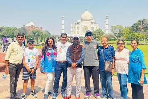 Delhi naar Taj Mahal Sunrise Tour met Baby Taj & Agra Fort met de auto