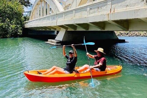 Noleggio di kayak tandem di 2 ore presso la nostra area di lancio privata a Hale'iwa
