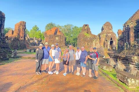 Mein Sohn Holyland & Reispapier machen Kleingruppentour von Da Nang