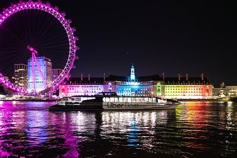 ロンドン : Uber Boat - Single Journey River Thames Cruise