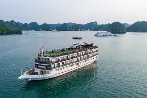 Crociera di 2 giorni e 1 notte nella baia di Ha Long, grotta di Sung Sot e isola di Titop