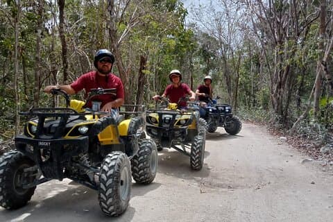Private Jeep Tour voller Erlebnis und ATV mit Caverns & Cedral