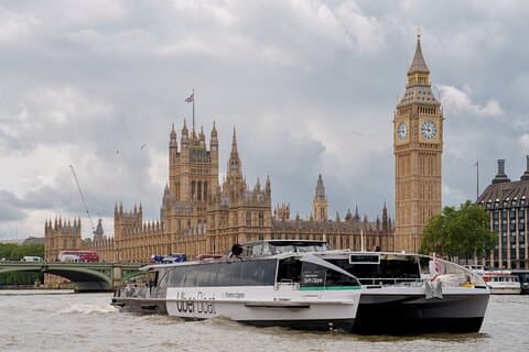 London: Hop-on Hop-off 1 dag River Thames Adventure - Uber Båd