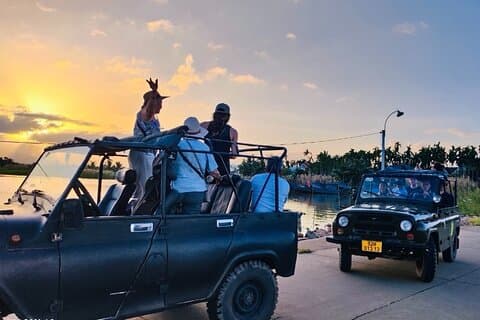 Hoi An Sunset Jeep Expedition: Enjoy Cocktails & Delicious Snacks
