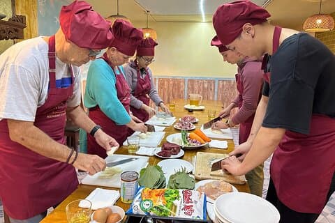 ホーチミン市での市場訪問付きの本格的なベトナム料理教室