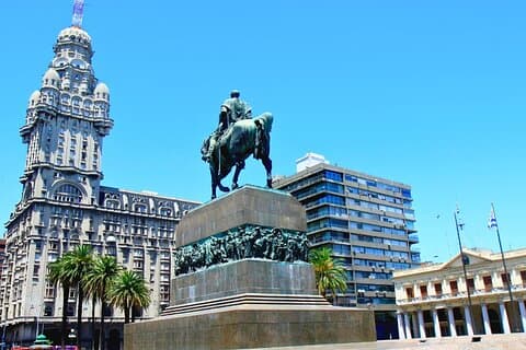 Montevideo Highlights: Gemeinsame Stadtrundfahrt für Kreuzfahrtpassagiere