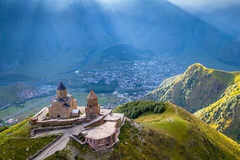 Delad guidad tur i Kazbegi Gudauri och Ananuri