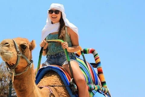 Avventura a dorso di cammello nel meraviglioso deserto di un'ora - Hurghada