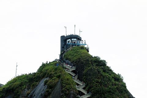 Tour privado de día completo a Guatapé Piedra del Peñol desde Medellín