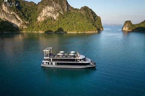 Iris Cruise - Kom tot rust tijdens een luxe dagcruise in Halong Bay met lunch